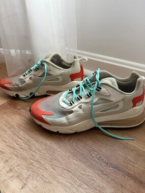 Nike Air Max 270 React Beige & Coral Sneakers with Teal Laces